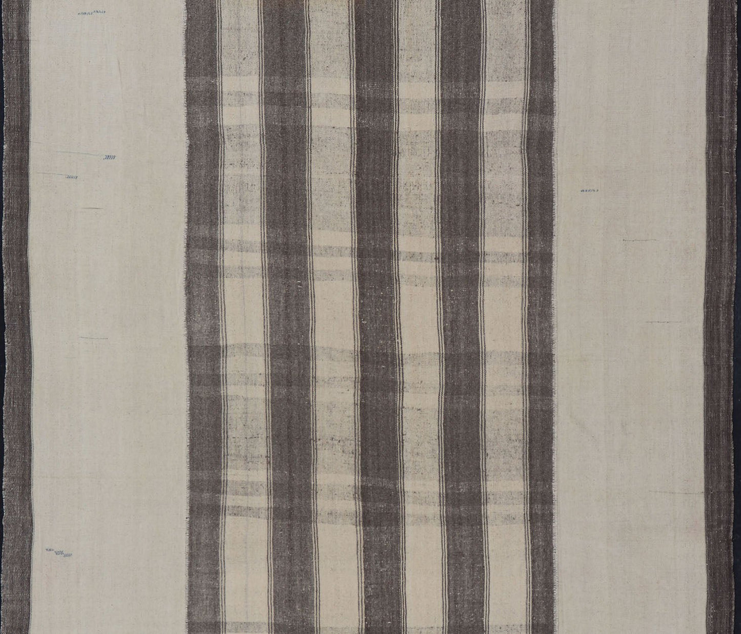 Large Vintage Hand Woven Turkish Kilim Rug With Stripes in Gray, White & Cream Flat - weave Kilim vintage rug from Turkey with stripes in gray, white, taupe, and cream. Keivan Woven Arts / Rug TU - NED - 4971, country of origin / type: Turkey / Kilim,... - Keivan Woven ArtsTU - NED - 4971 - 17190Rug