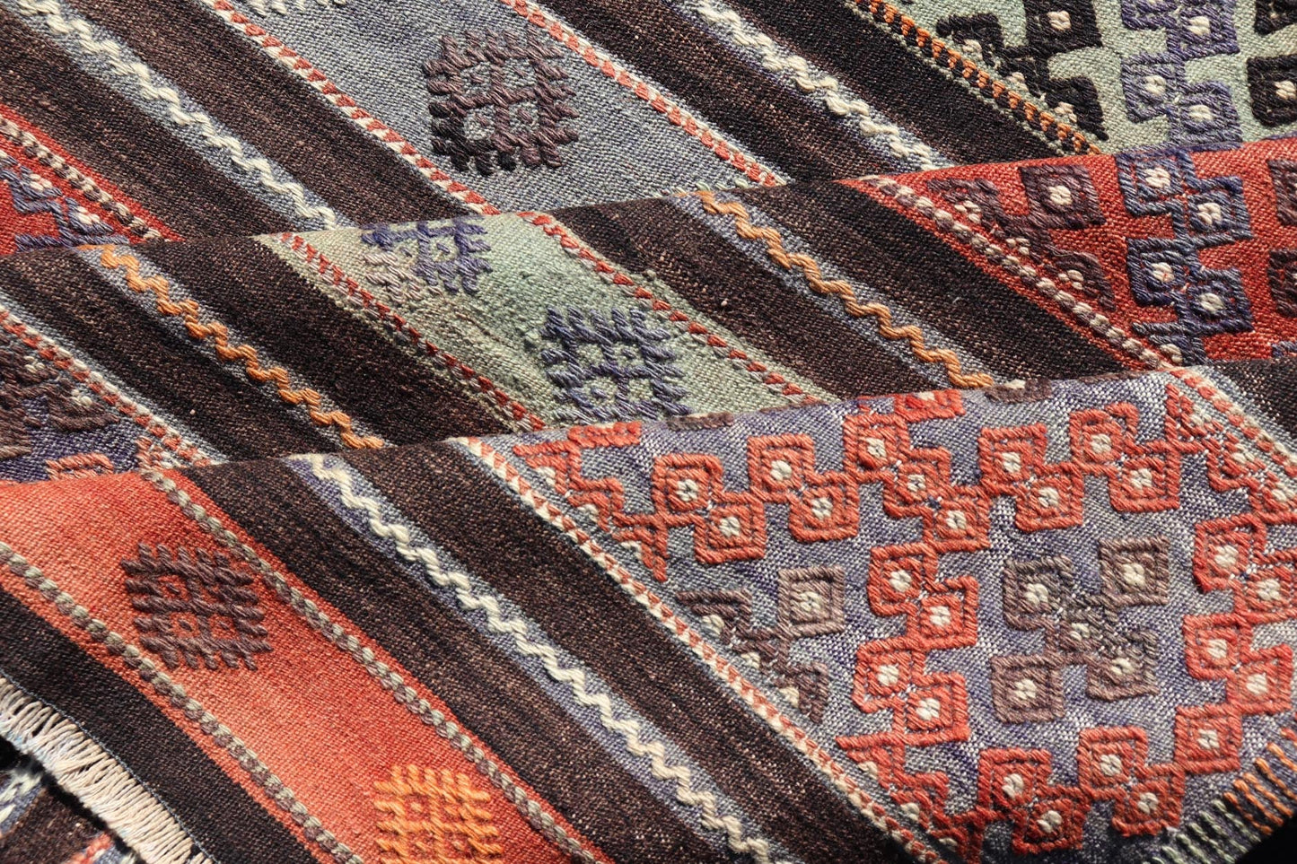 Measures: 6'0 x 10'8 Vintage Turkish Embroidered Large Gallery Kilim Rug with Stripe Design. Keivan Woven Arts / rug TU - NED - 5027, country of origin / type: Turkey / Kilim, circa Mid - 20th Century. Woven during the mid - 20th century in Turkey, this... - Keivan Woven ArtsTU - NED - 5027 - 22303Rug