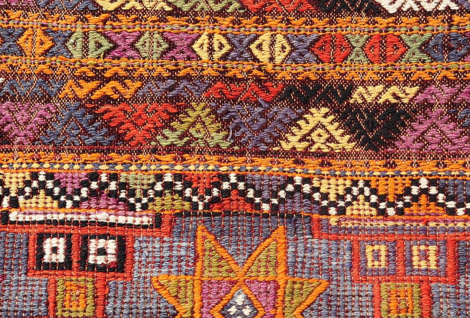 Measures: 6'5 x 9'0 This vintage Turkish Kilim rug is a striking representation of traditional Anatolian craftsmanship, featuring a complex array of geometric patterns that captivate and draw the eye. The rugs design is primarily composed of a sequ... - Keivan Woven ArtsTU - NED - 5084 - 27330Rug