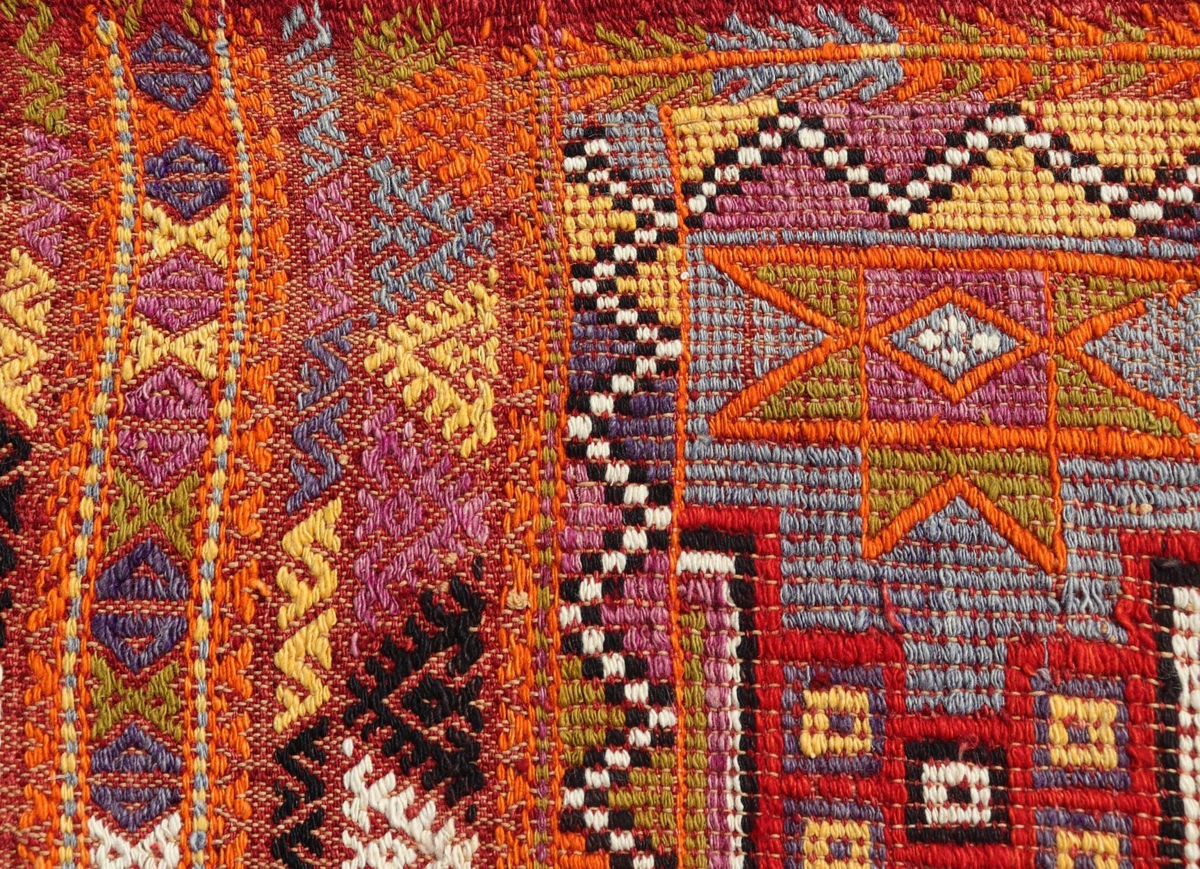 Measures: 6'5 x 9'0 This vintage Turkish Kilim rug is a striking representation of traditional Anatolian craftsmanship, featuring a complex array of geometric patterns that captivate and draw the eye. The rugs design is primarily composed of a sequ... - Keivan Woven ArtsTU - NED - 5084 - 27330Rug