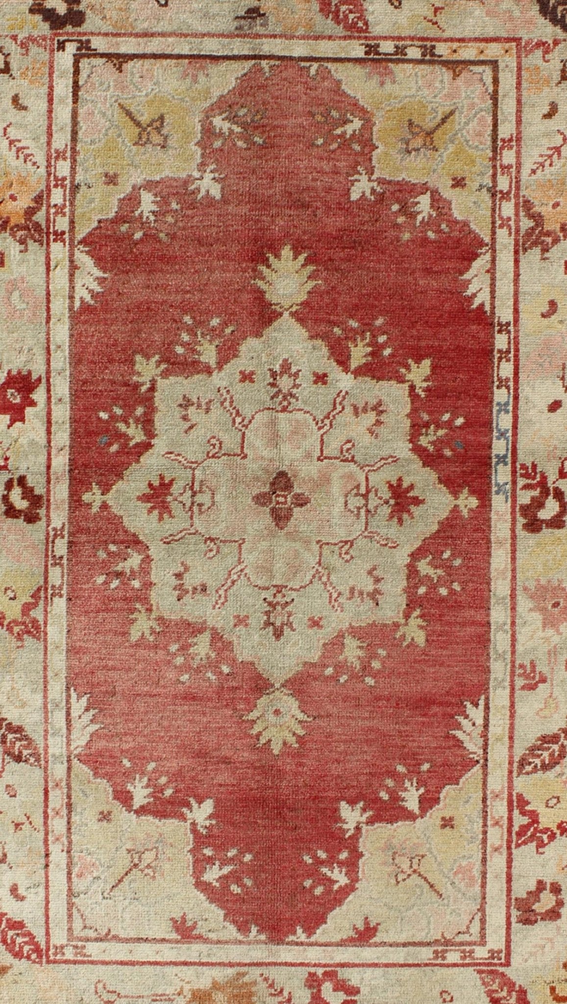 Measures: 3'5 x 5'6 Red Field Vintage Turkish Oushak Rug with Geometric Medallion And Floral Motifs. Keivan Woven Arts / rug TU - TRS - 136045, country of origin / type: Turkey / Oushak, circa 1940. This vintage Turkish Oushak rug (circa mid - ... - Keivan Woven ArtsTU - TRS - 136045 - 5060Rug