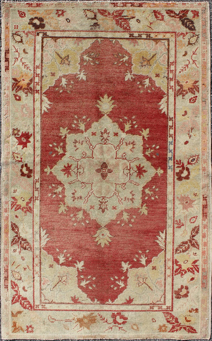Measures: 3'5 x 5'6 Red Field Vintage Turkish Oushak Rug with Geometric Medallion And Floral Motifs. Keivan Woven Arts / rug TU - TRS - 136045, country of origin / type: Turkey / Oushak, circa 1940. This vintage Turkish Oushak rug (circa mid - ... - Keivan Woven ArtsTU - TRS - 136045 - 5060Rug