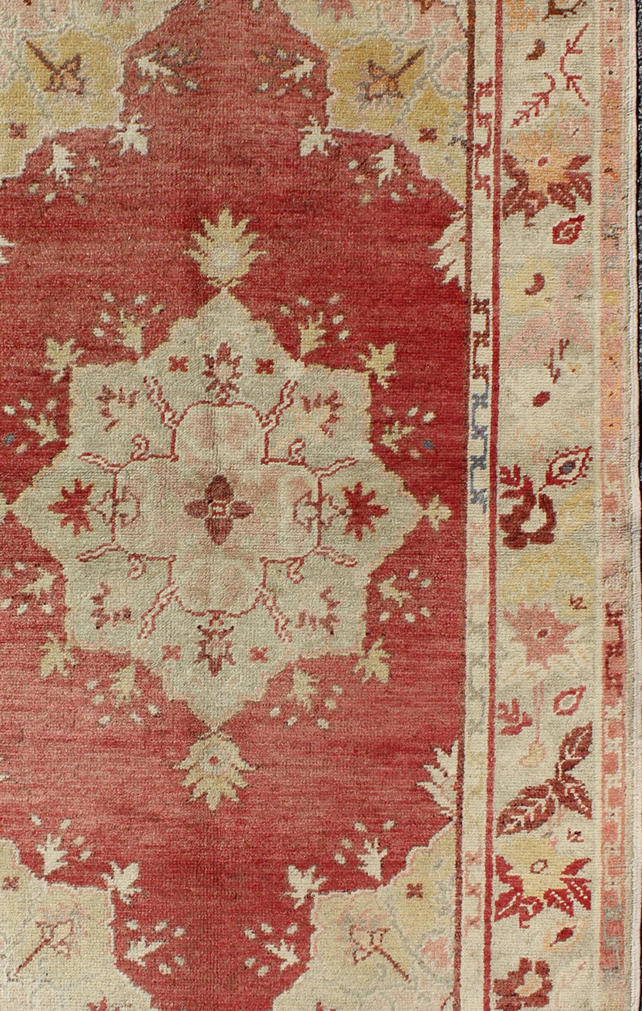 Measures: 3'5 x 5'6 Red Field Vintage Turkish Oushak Rug with Geometric Medallion And Floral Motifs. Keivan Woven Arts / rug TU - TRS - 136045, country of origin / type: Turkey / Oushak, circa 1940. This vintage Turkish Oushak rug (circa mid - ... - Keivan Woven ArtsTU - TRS - 136045 - 5060Rug