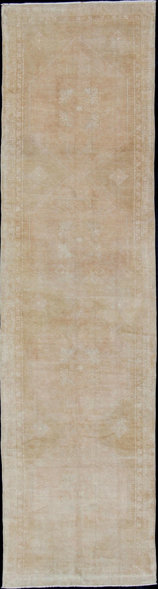 Vintage Hand Knotted Oushak Runner With Subdued Design and Neutral Color Palette Multi - medallion vintage runner with Medallion design, Keivan Woven Arts / rug tu - TRS - 165971, country of origin / type: Turkey / Oushak, circa 1940 This subdu... - Keivan Woven ArtsTU - TRS - 165971 - 11415Rug
