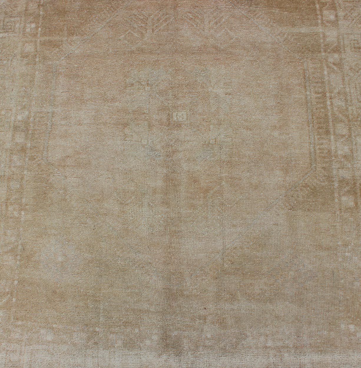 Vintage Hand Knotted Oushak Runner With Subdued Design and Neutral Color Palette Multi - medallion vintage runner with Medallion design, Keivan Woven Arts / rug tu - TRS - 165971, country of origin / type: Turkey / Oushak, circa 1940 This subdu... - Keivan Woven ArtsTU - TRS - 165971 - 11415Rug