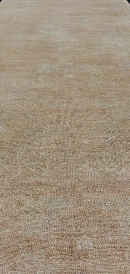 Vintage Hand Knotted Oushak Runner With Subdued Design and Neutral Color Palette Multi - medallion vintage runner with Medallion design, Keivan Woven Arts / rug tu - TRS - 165971, country of origin / type: Turkey / Oushak, circa 1940 This subdu... - Keivan Woven ArtsTU - TRS - 165971 - 11415Rug