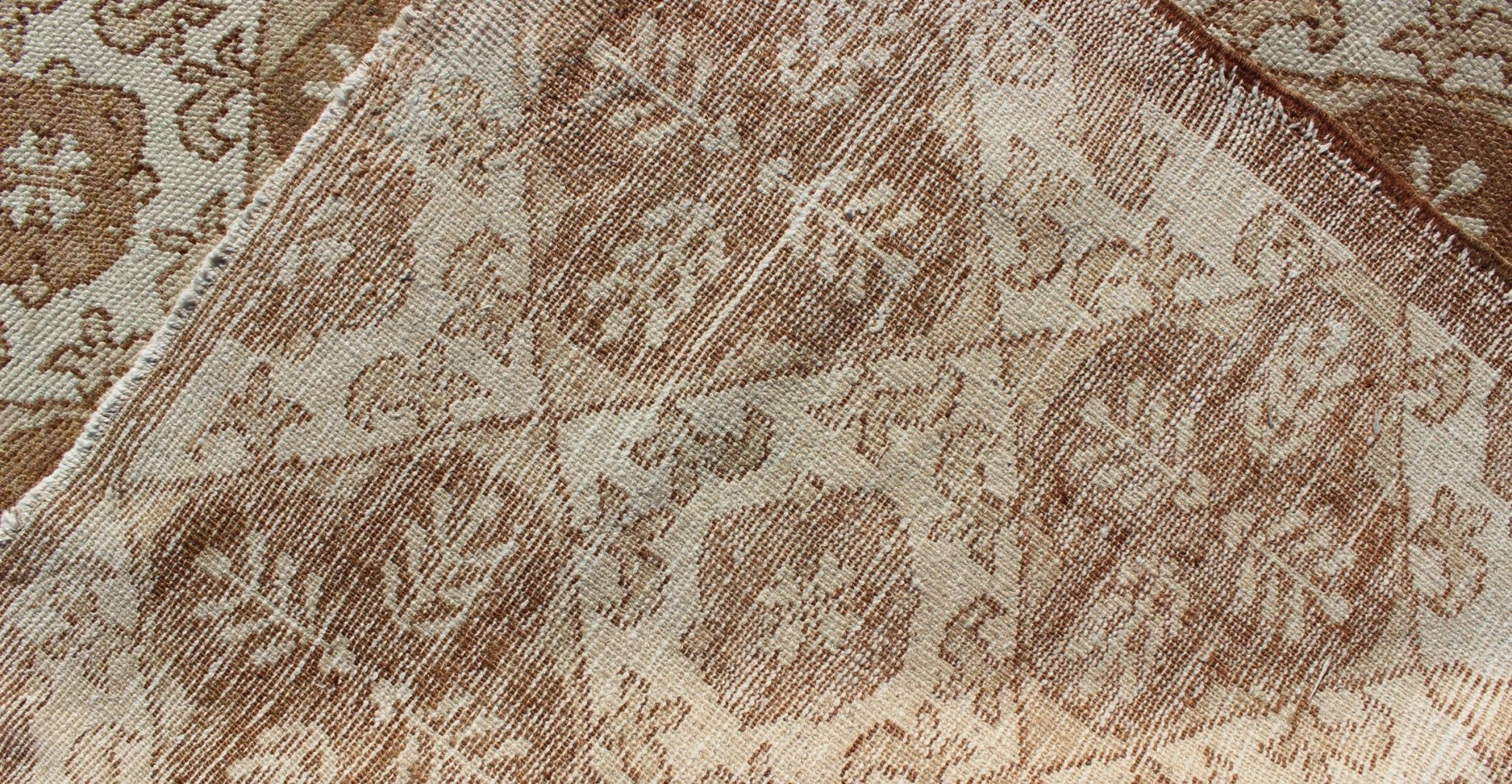 All - Over Blossom and Palmette Design Vintage Turkish Oushak Rug in Brown Tones Measures: 4'4 x 7'7. This Oushak carpet (circa mid - 20th century) features an all - over pattern of interconnected, vertically - arranged blossom and palmette motif... - Keivan Woven ArtsTU - TRS - 3254 - 6201Rug