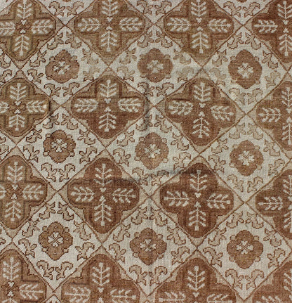 All - Over Blossom and Palmette Design Vintage Turkish Oushak Rug in Brown Tones Measures: 4'4 x 7'7. This Oushak carpet (circa mid - 20th century) features an all - over pattern of interconnected, vertically - arranged blossom and palmette motif... - Keivan Woven ArtsTU - TRS - 3254 - 6201Rug