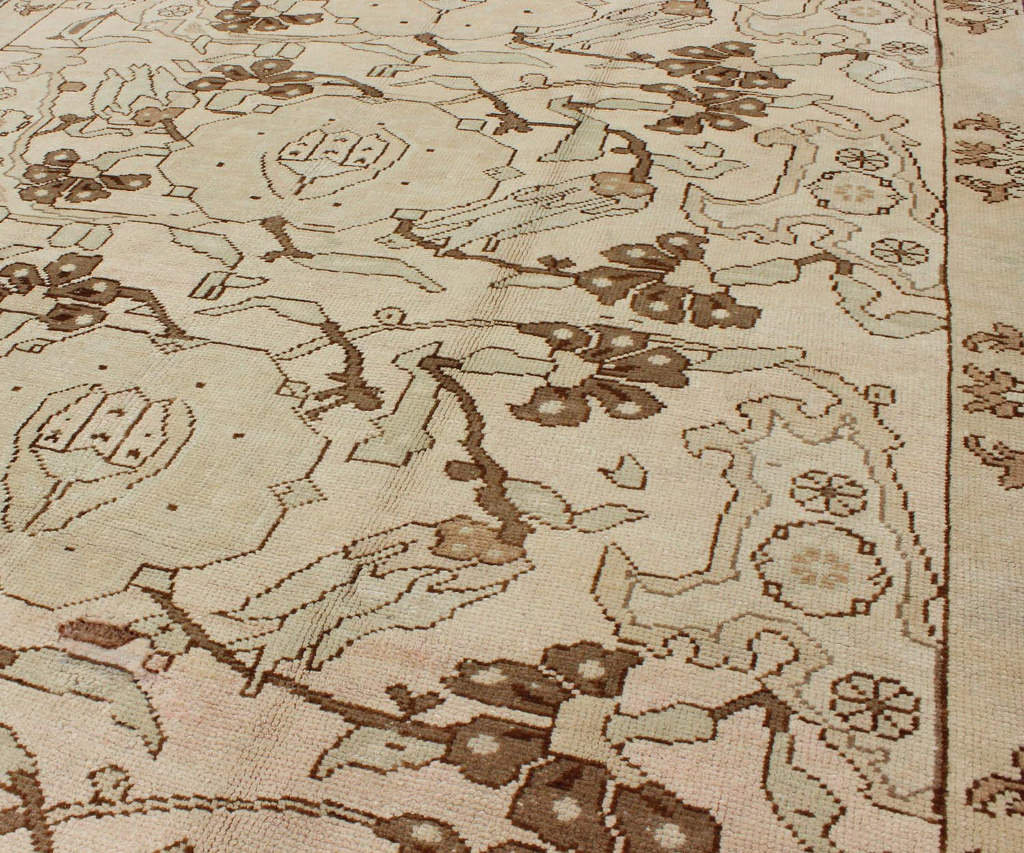 All - over entwined blossoms vintage Turkish Oushak rug in brown, taupe, cream, rug tu - TRS - 3257, country of origin / type: Turkey / Oushak, circa 1940. Keivan Woven Arts, Set on an airy cream - colored background with an all - over pattern, this bea... - Keivan Woven ArtsTU - TRS - 3257 - 6412Rug