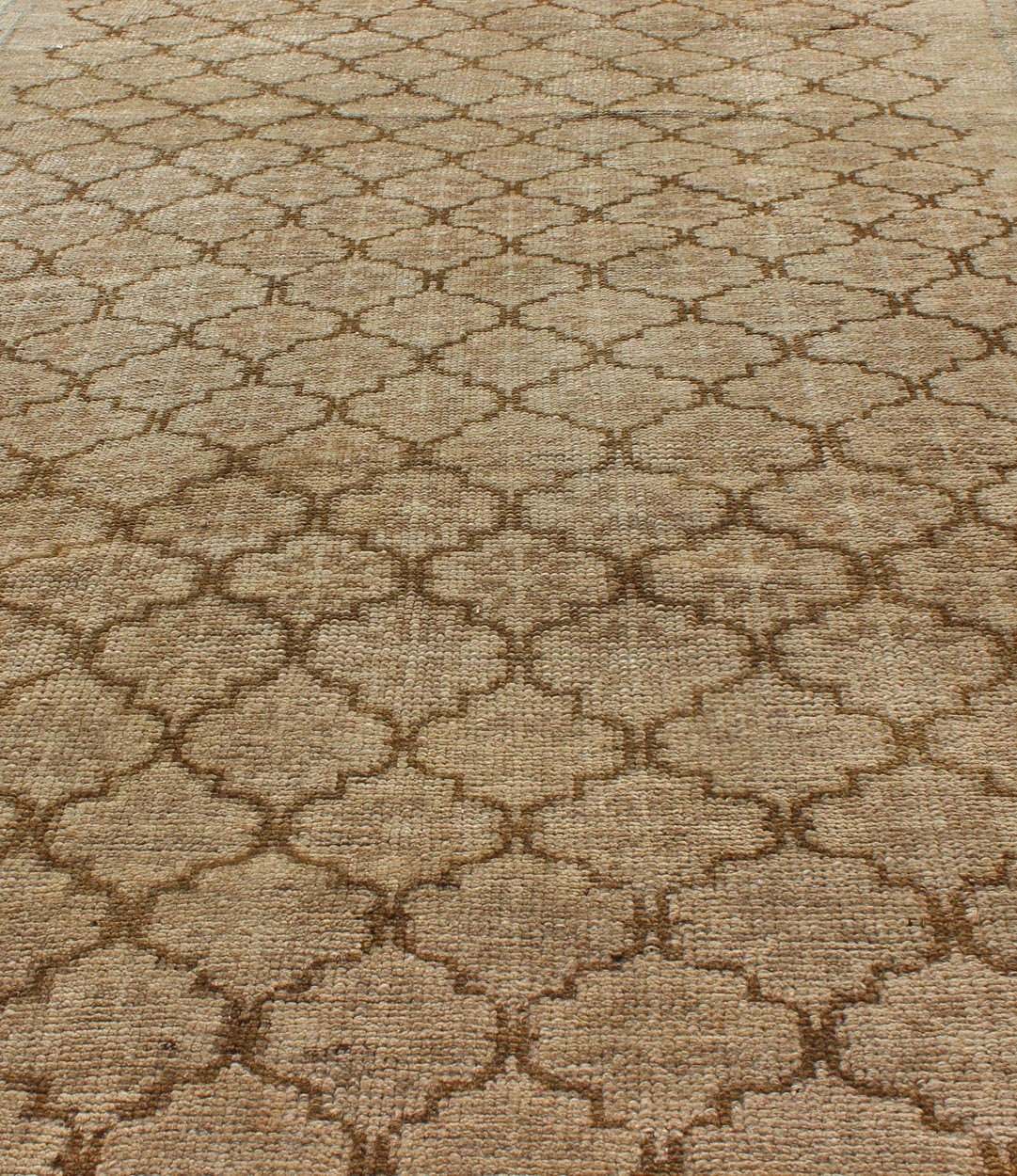 Muted Oushak with All - Over Tribal Design in Light Tones of Taupe and Browns Vintage Turkish Oushak with geometric motifs, Keivan Woven Arts / rug TU - TRS - 95018, country of origin / type: Turkey / Oushak, circa 1940 This magnificent Oushak ... - Keivan Woven ArtsTU - TRS - 95018 - 3870Rug