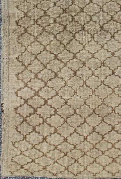 Muted Oushak with All - Over Tribal Design in Light Tones of Taupe and Browns Vintage Turkish Oushak with geometric motifs, Keivan Woven Arts / rug TU - TRS - 95018, country of origin / type: Turkey / Oushak, circa 1940 This magnificent Oushak ... - Keivan Woven ArtsTU - TRS - 95018 - 3870Rug