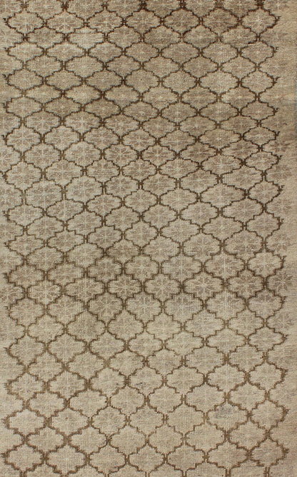 Muted Oushak with All - Over Tribal Design in Light Tones of Taupe and Browns Vintage Turkish Oushak with geometric motifs, Keivan Woven Arts / rug TU - TRS - 95018, country of origin / type: Turkey / Oushak, circa 1940 This magnificent Oushak ... - Keivan Woven ArtsTU - TRS - 95018 - 3870Rug