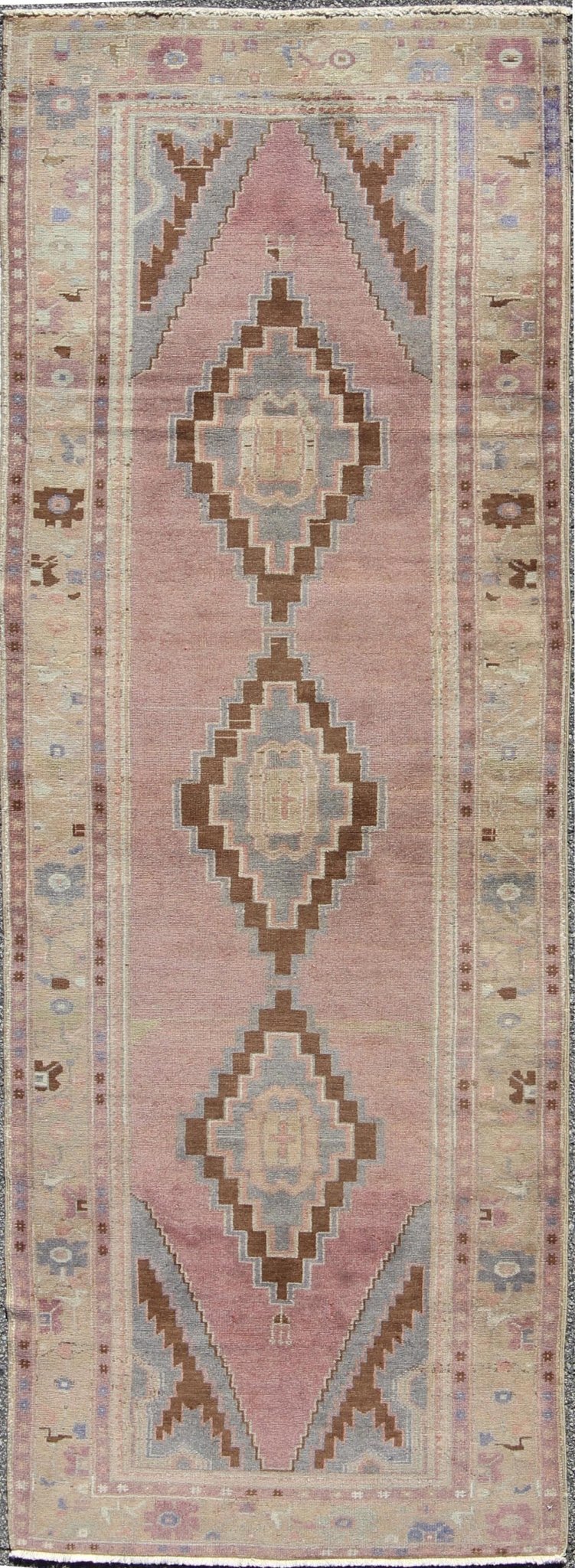 Midcentury Turkish Oushak rug with diamond medallions in lavender, pink, brown, cream and blue rug tu - ugu - 136009, country of origin / type: Turkey / Oushak, circa 1950. This beautiful vintage Oushak runner from 1950s Turkey features a geometric ... - Keivan Woven ArtsTU - UGU - 136009 - 4672Rug