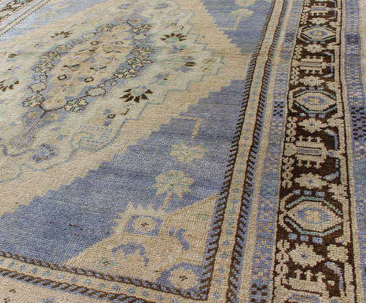 Light Purple and Cream Vintage Turkish Oushak Rug with Medallion Design, Light Purple and Cream Vintage Turkish Oushak Rug with Medallion Design, Keivan Woven Arts / rug ugu - 136089, country of origin / type: Turkey / Oushak, circa mid - 20th century ... - Keivan Woven ArtsTU - UGU - 136089 - 4686Rug