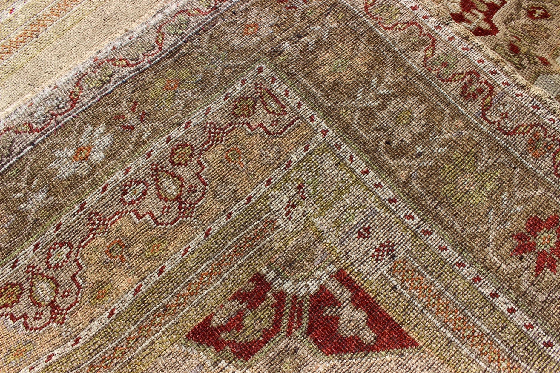 Vintage Turkish Layered Medallion Oushak Rug in Dark Red and Neutrals Measures: 4'10 x 7'4 This vintage, midcentury Turkish Oushak rug features an intricately beautiful design with a traditional aesthetic. The central medallion is surro... - Keivan Woven ArtsTU - UGU - 21 - 2830Rug