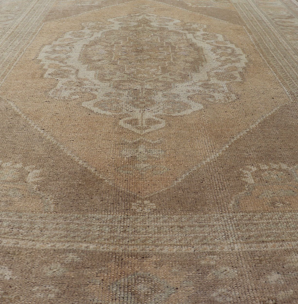 Muted Colors Vintage Turkish Oushak Rug with Medallion Design in Lt. Green. Muted vintage Turkish Oushak rug with large medallion design in light green, gray, light salmon and rust, Camel and taupe, rug tu - ugu - 32, country of origin / type: Turkey /... - Keivan Woven ArtsTU - UGU - 32 - 2946Rug