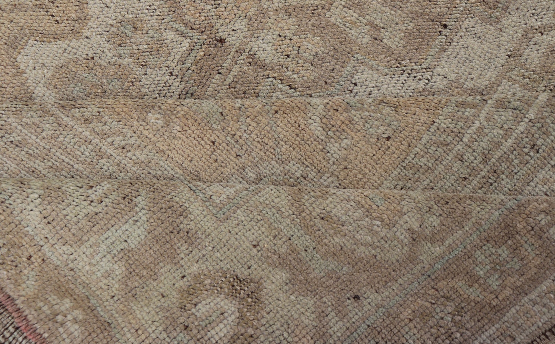 Muted Colors Vintage Turkish Oushak Rug with Medallion Design in Lt. Green. Muted vintage Turkish Oushak rug with large medallion design in light green, gray, light salmon and rust, Camel and taupe, rug tu - ugu - 32, country of origin / type: Turkey /... - Keivan Woven ArtsTU - UGU - 32 - 2946Rug