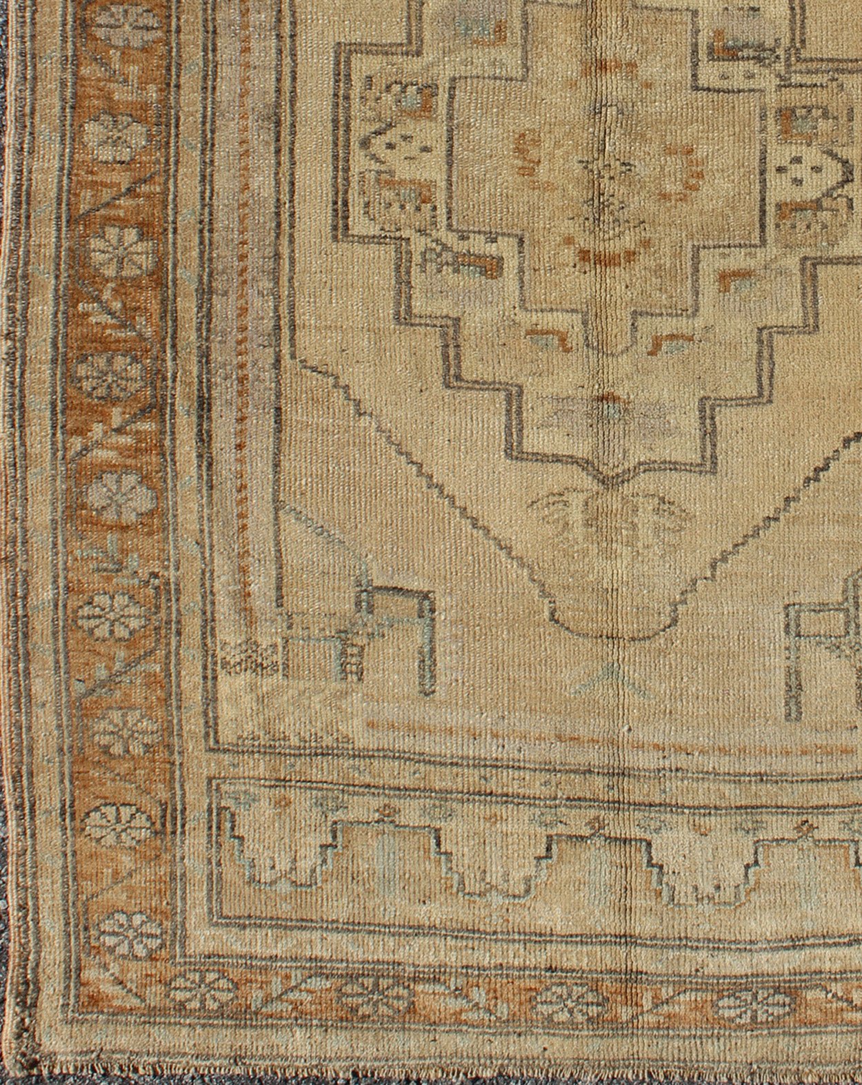Vintage Turkish Oushak Rug with Medallion Design in Camel, Taupe, Green & Brown . Medallion design Turkish vintage rug in neutral tones of tan, taupe, light brown, camel, and light green, rug TU - UGU - 3344, country of origin / type: Turkey / Oush... - Keivan Woven ArtsTU - UGU - 3344 - 5884Rug