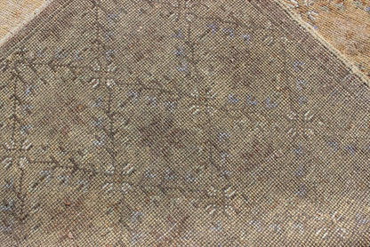 Turkish Vintage Oushak Rug With All - Over Design and Neutral Colors; Tan, Taupe and Purple. Turkish Oushak Rug with All - Over Design and Neutral Colors. Keivan Woven Arts / Rug TU - UGU - 3349, country of origin / type: Turkey / Oushak, circa mid - 20th Centur... - Keivan Woven ArtsTU - UGU - 3349 - 5892Rug