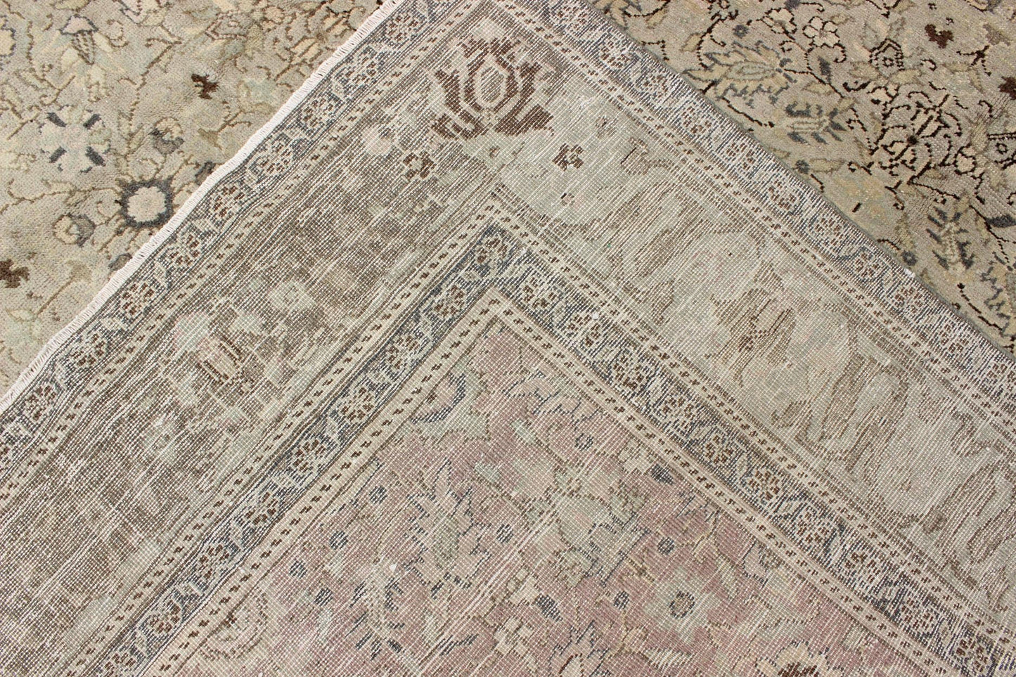 Vintage Turkish Sivas Rug with Floral Design in Earthy Neutrals Measures: 5'9' x 8'2' In this early 20th century Turkish Sivas antique rug, the sand field features a delicate trellis design of scrolling vinery and scattered fleuron with... - Keivan Woven ArtsTU - UGU - 3401 - 6235Rug