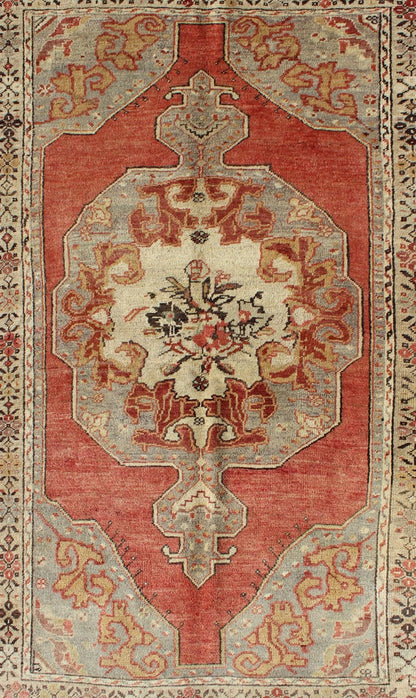 Faded Red and Taupe Vintage Turkish Oushak Rug with Layered Medallion Design kwarugs Layered floral medallion design in red and taupe Oushak vintage rug from Turkey, rug tu - ugu - 44, country of origin / type: Turkey / Oushak, circa 1930 Thi... - Keivan Woven ArtsTU - UGU - 44 - 2840Rug