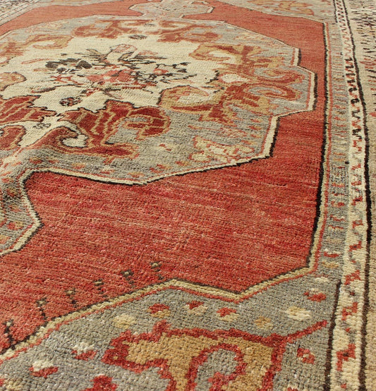 Faded Red and Taupe Vintage Turkish Oushak Rug with Layered Medallion Design kwarugs Layered floral medallion design in red and taupe Oushak vintage rug from Turkey, rug tu - ugu - 44, country of origin / type: Turkey / Oushak, circa 1930 Thi... - Keivan Woven ArtsTU - UGU - 44 - 2840Rug