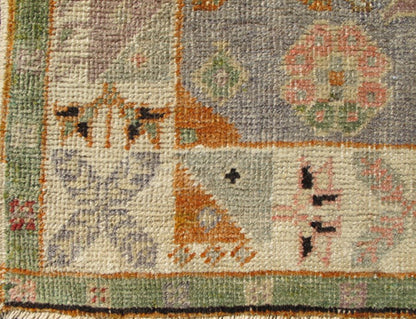 Colorful Vintage Turkish Oushak Rug With Medallion Design in Red and Green. Green and red tribal medallion design Oushak vintage rug from Turkey, Keivan Woven Arts / rug TU - UGU - 49, country of origin / type: Turkey / Oushak, circa 1930. This m... - Keivan Woven ArtsTU - UGU - 49 - 3120Rug