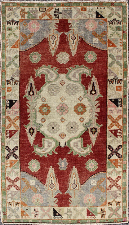 Colorful Vintage Turkish Oushak Rug With Medallion Design in Red and Green. Green and red tribal medallion design Oushak vintage rug from Turkey, Keivan Woven Arts / rug TU - UGU - 49, country of origin / type: Turkey / Oushak, circa 1930. This m... - Keivan Woven ArtsTU - UGU - 49 - 3120Rug