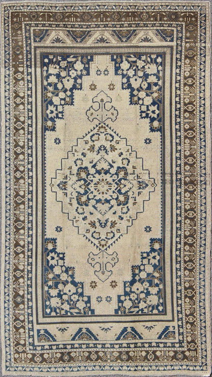 Vintage Turkish Oushak Rug with Medium Blue, Brown and Cream Colors. Vintage Turkish Oushak rug, Rug TU - UGU - 54, country of origin / type: Turkey / Oushak, circa mid - 20th century. This exquisite vintage Turkish Oushak features a star medal... - Keivan Woven ArtsTU - UGU - 54 - 2848Rug