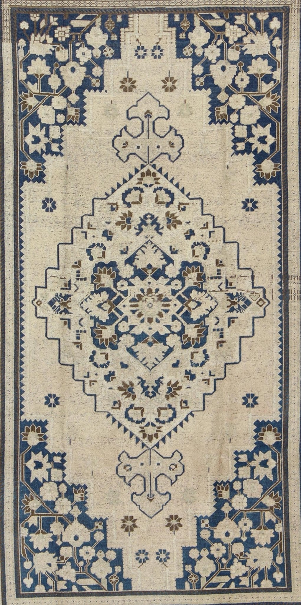 Vintage Turkish Oushak Rug with Medium Blue, Brown and Cream Colors. Vintage Turkish Oushak rug, Rug TU - UGU - 54, country of origin / type: Turkey / Oushak, circa mid - 20th century. This exquisite vintage Turkish Oushak features a star medal... - Keivan Woven ArtsTU - UGU - 54 - 2848Rug