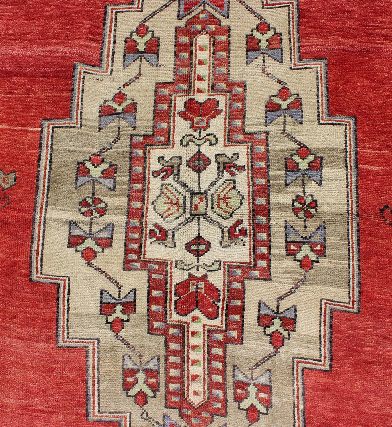 Vintage Turkish Tribal Medallion Oushak in Red, Champagne, Lilac and Navy Blue Measures: 5.4 x 7.9 This beautiful rug from mid - 20th century Turkey features a classic Oushak design, large scale medallion in the field, rendered in red, cha... - Keivan Woven ArtsTU - UGU - 95165 - 4650Rug
