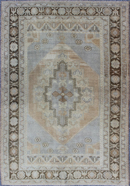 Periwinkle blue and tan vintage Turkish Oushak rug with layered medallion, Keivan Woven Arts / rug tu - ugu - 95167, country of origin / type: Turkey / Oushak, circa 1940s Periwinkle Blue and Tan Vintage hand Knotted Turkish Oushak Rug With Layered ... - Keivan Woven ArtsTU - UGU - 95167 - 4656Rug