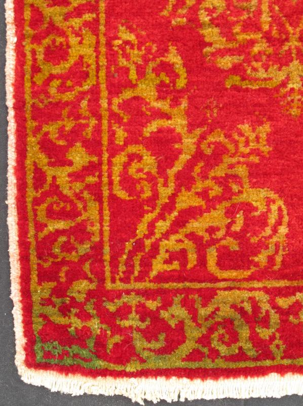 Antique Turkish Ottoman Rug With Floral Medallion in Red, green and Gold Keivan Woven Arts rug TU - VEY - 9, country of origin / type: Turkey / Ottoman, circa 1920 Handwoven in Turkey, this antique Ottoman rug creates a dynamic aesthetic th... - Keivan Woven ArtsTU - VEY - 9 - 2938Rug