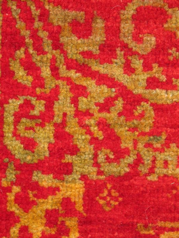 Antique Turkish Ottoman Rug With Floral Medallion in Red, green and Gold Keivan Woven Arts rug TU - VEY - 9, country of origin / type: Turkey / Ottoman, circa 1920 Handwoven in Turkey, this antique Ottoman rug creates a dynamic aesthetic th... - Keivan Woven ArtsTU - VEY - 9 - 2938Rug