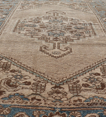 Antique Persian Hamadan Rug with Medallion Design in Tan, Light Blue & Brown. Persian Antique Hamadan small Rug with Medallion Design in Tan, light Blue and brown accents. Keivan Woven Arts / rug VAS - 55111, origin / type: Iran / Hamedan, circa 1920 ... - Keivan Woven ArtsVAS - 55111 - 23030Rug