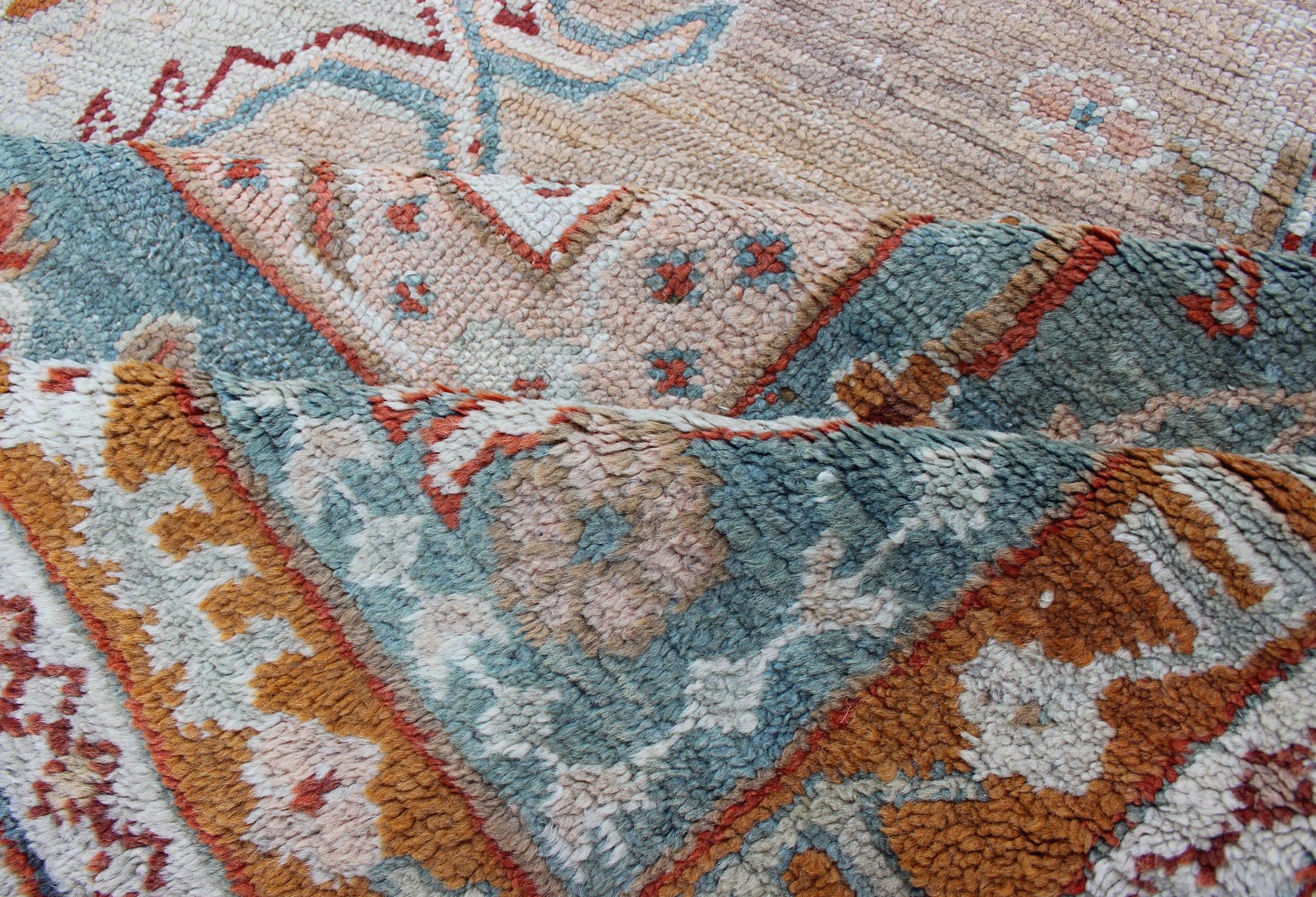 Antique Turkish Oushak rug in ice blue, taupe background and teal border. Keivan Woven Arts / rug VR - 7967, country of origin / type: Turkey / Oushak, circa Early - 20th century. Measures: 12'1 x 14'10. This magnificent Turkish Oushak carpet beautif... - Keivan Woven ArtsVR - 7967 - 385Rug