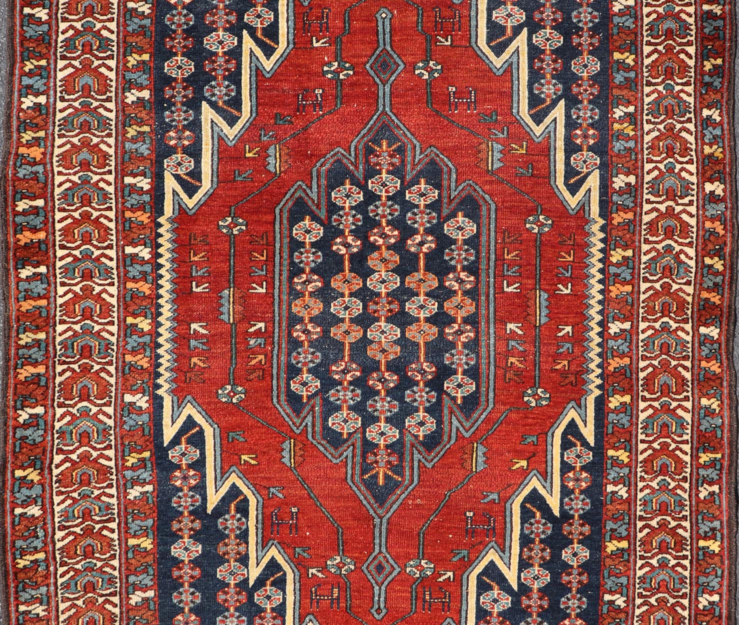 Antique Persian Malayer Rug with Medallion and Geometric Design in Multicolor. Keivan Woven Arts / rug X23 - 0111, country of origin / type: Iran / Malayer, circa 1900. Measures: 4'7 x 6'4 This Antique Malayer rug hailing from Persia features a la... - Keivan Woven ArtsX23 - 0111 - 22836Rug