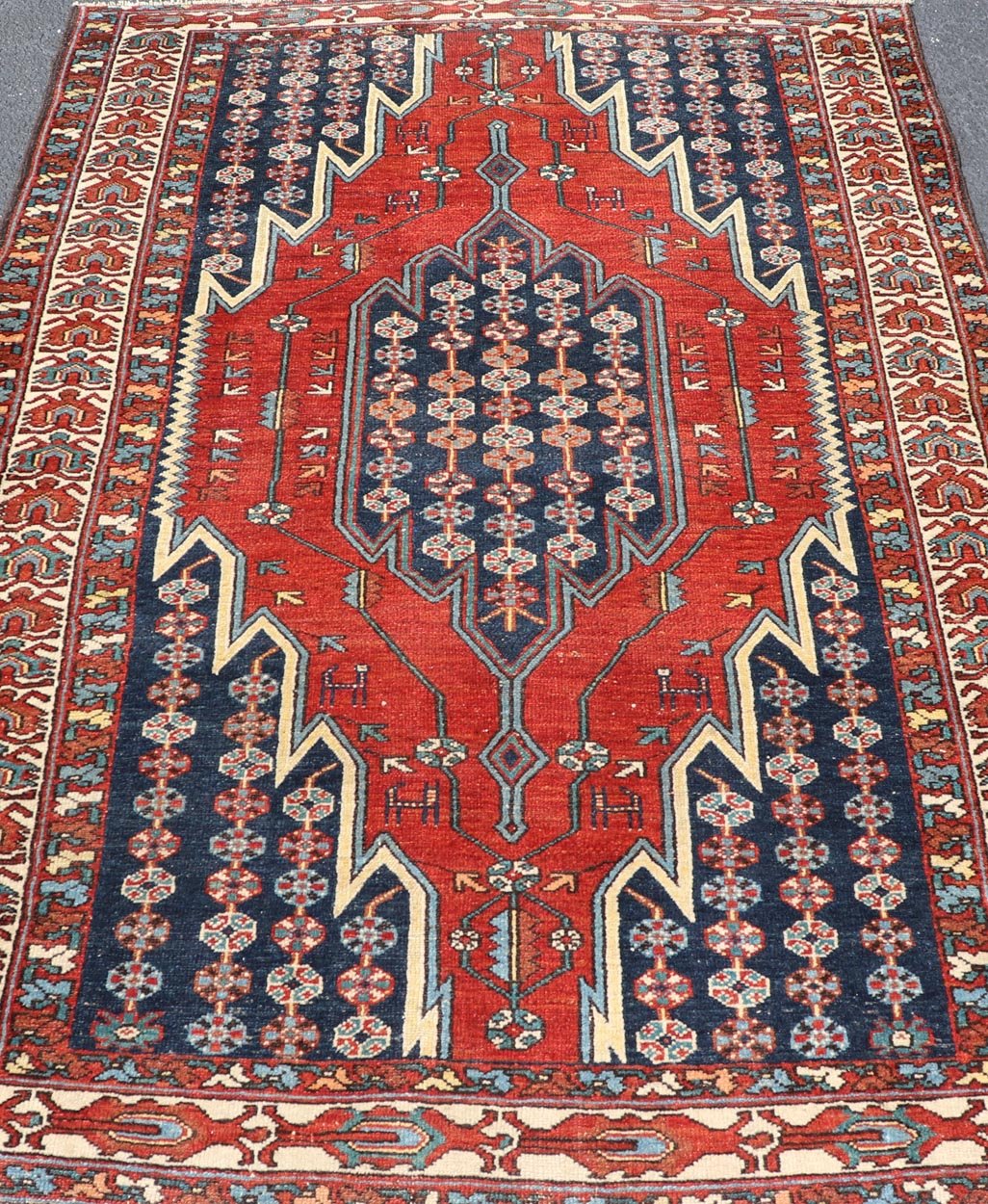 Antique Persian Malayer Rug with Medallion and Geometric Design in Multicolor. Keivan Woven Arts / rug X23 - 0111, country of origin / type: Iran / Malayer, circa 1900. Measures: 4'7 x 6'4 This Antique Malayer rug hailing from Persia features a la... - Keivan Woven ArtsX23 - 0111 - 22836Rug