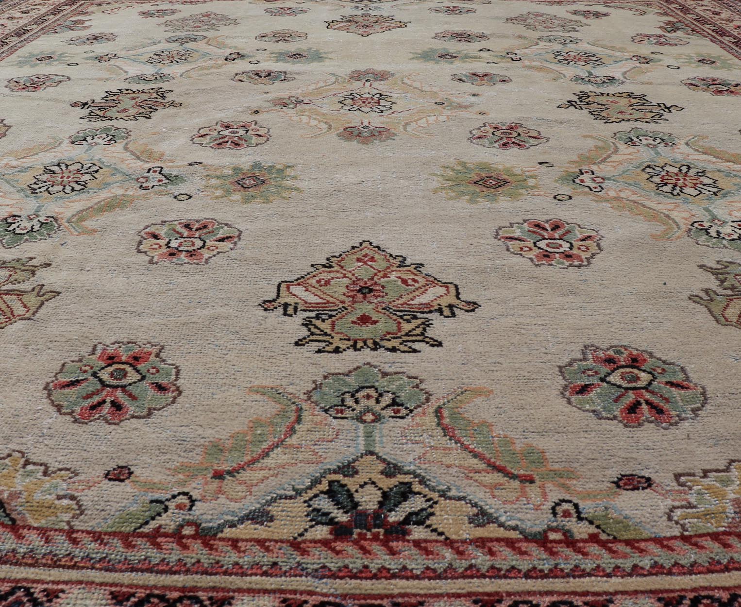 Ivory Background Antique Persian Sultanabad - Mahal Rug with Sub - Geometric Design. Antique Persian Sultanabad - Mahal Rug. Keivan Woven Arts / rug/ X23 - 0202, country of origin / type: Persian / Sultanabad, circa Early - 20th Century. Measures:... - Keivan Woven ArtsX23 - 0202 - 21687
