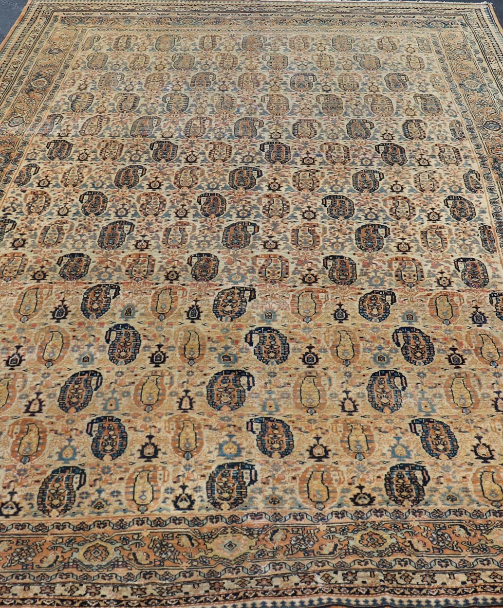 Antique Faraghan Persian Rug in Cream Color Background With Paisley's With Blue. Keivan Woven Arts / Rug / X23 - 0401 - 154, Faraghan Antique Faraghan, Antique Sarouk. Measures: 8'6 x 13'3 This exquisite antique Faraghan fine Persian rug displays a ... - Keivan Woven ArtsX23 - 0401 - 154 - 24259Rugs