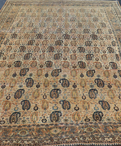 Antique Faraghan Persian Rug in Cream Color Background With Paisley's With Blue. Keivan Woven Arts / Rug / X23 - 0401 - 154, Faraghan Antique Faraghan, Antique Sarouk. Measures: 8'6 x 13'3 This exquisite antique Faraghan fine Persian rug displays a ... - Keivan Woven ArtsX23 - 0401 - 154 - 24259Rugs