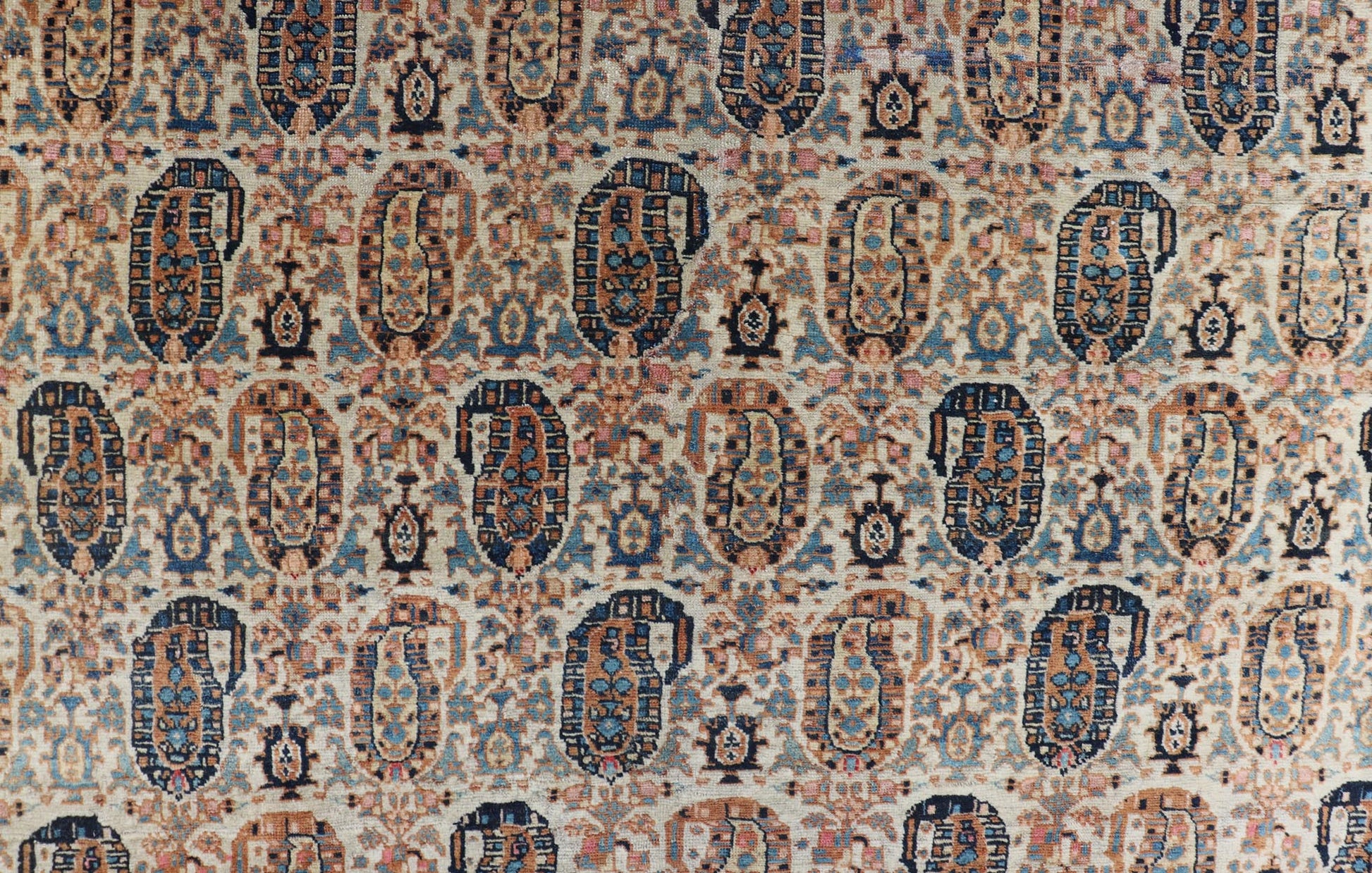 Antique Faraghan Persian Rug in Cream Color Background With Paisley's With Blue. Keivan Woven Arts / Rug / X23 - 0401 - 154, Faraghan Antique Faraghan, Antique Sarouk. Measures: 8'6 x 13'3 This exquisite antique Faraghan fine Persian rug displays a ... - Keivan Woven ArtsX23 - 0401 - 154 - 24259Rugs