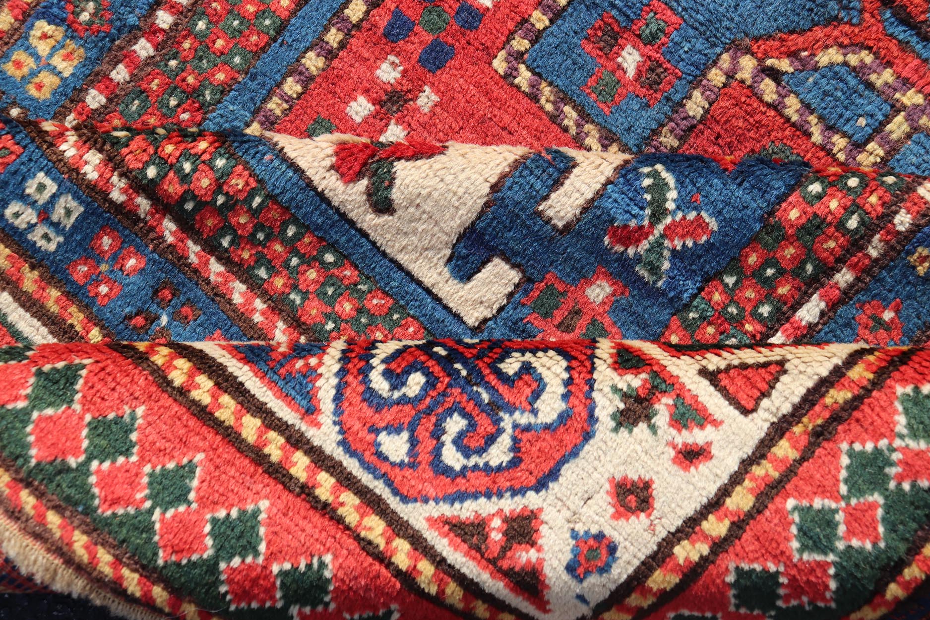 Antique Caucasian Kazak Rug with Geometrics Medallions Keivan Woven Arts. Keivan Woven Arts / rug X23 - 1204 - 188, country of origin / type: Caucasus late 19th Century. Measures: 4'4 x 7'0 Kazak rugs are among the most desirable Caucasian rugs. Th... - Keivan Woven ArtsX23 - 1204 - 188 - 25627Rugs